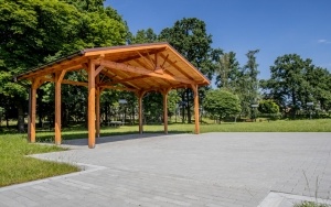 Bijasowice - dwór i arboretum